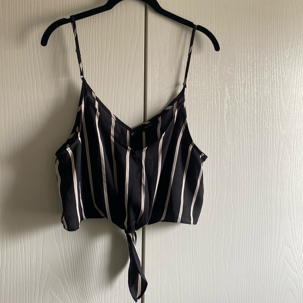 Black forever 21 top. Never worn